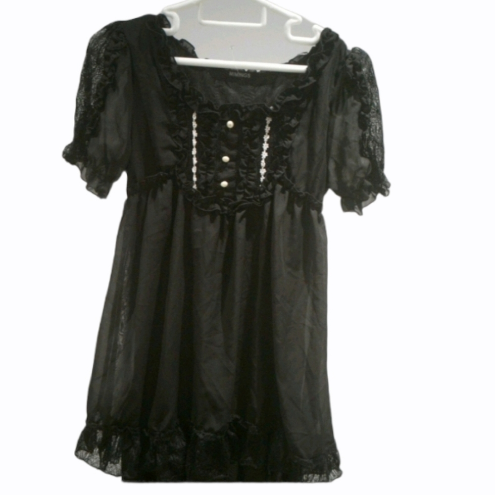 🍀3/$30Black short sleeve dress with front details